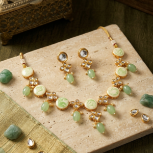 Mira Necklace Set 01