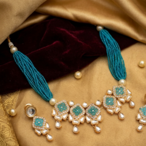 Auraqo Veda Necklace Set