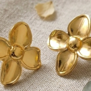 Auraqo Cord Earring